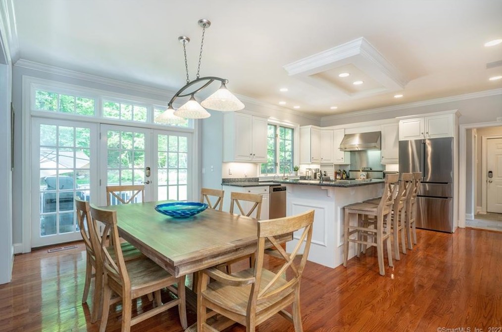 41 Brian Ln, Avon CT 06001-3530 exterior