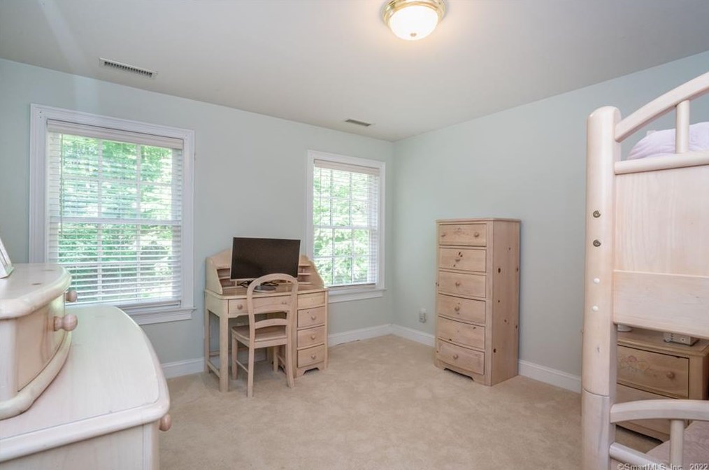 41 Brian Ln, Avon CT 06001-3530 exterior