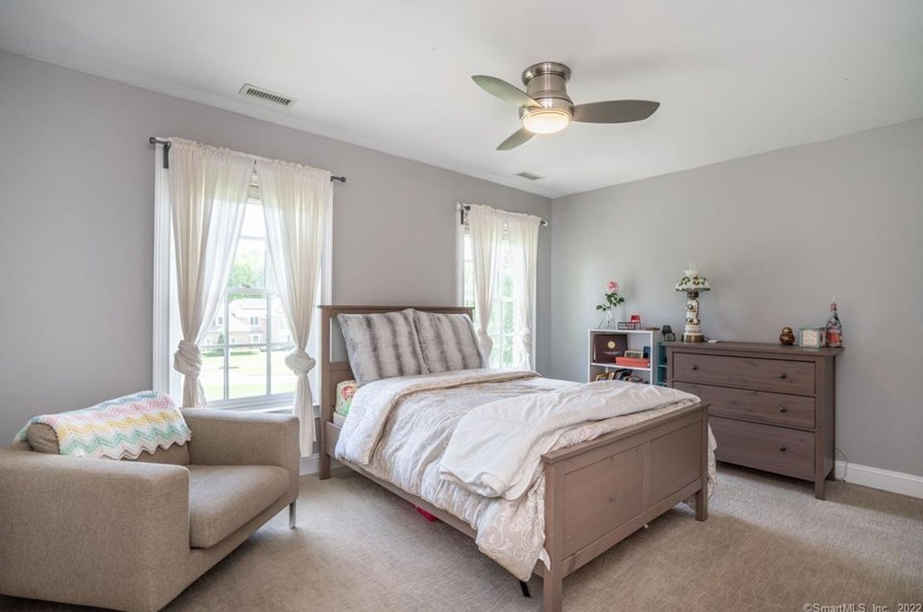 41 Brian Ln, Avon CT 06001-3530 exterior