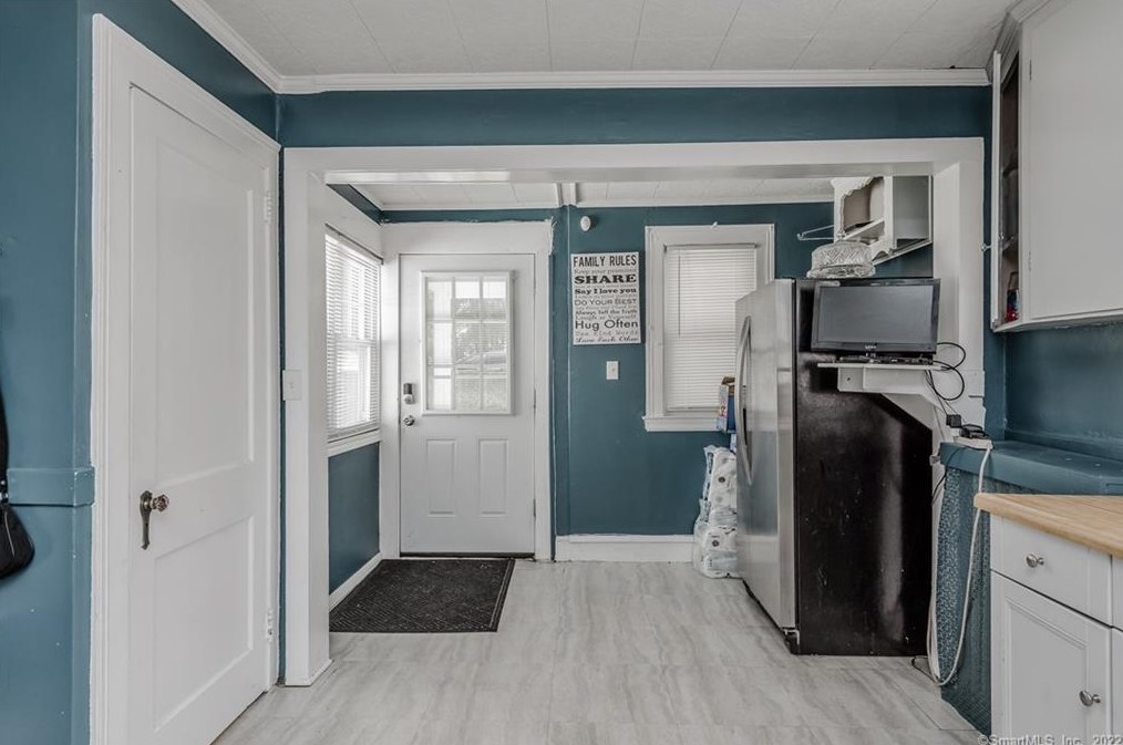 60 Palm St, Hartford CT 06112-1353 exterior