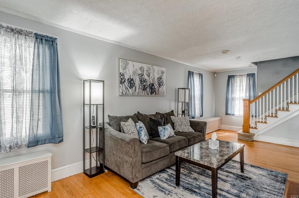 60 Palm St, Hartford CT 06112-1353 exterior