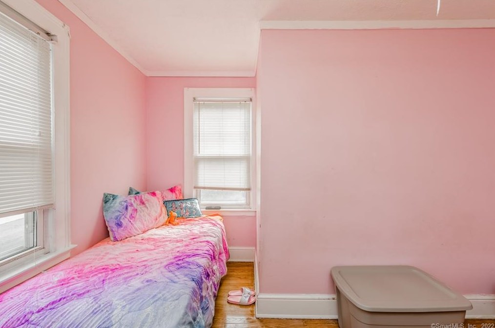 60 Palm St, Hartford CT 06112-1353 exterior