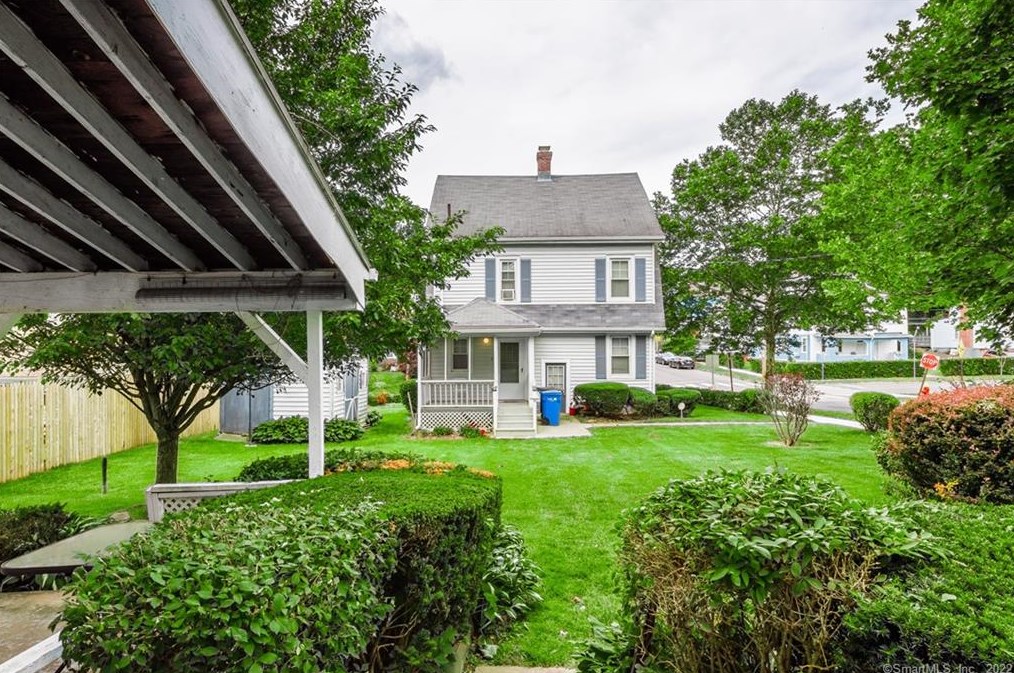 60 Palm St, Hartford CT 06112-1353 exterior