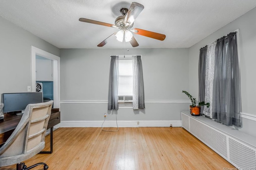 60 Palm St, Hartford CT 06112-1353 exterior