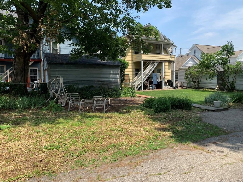 31 Crescent St, Ansonia, CT 06401