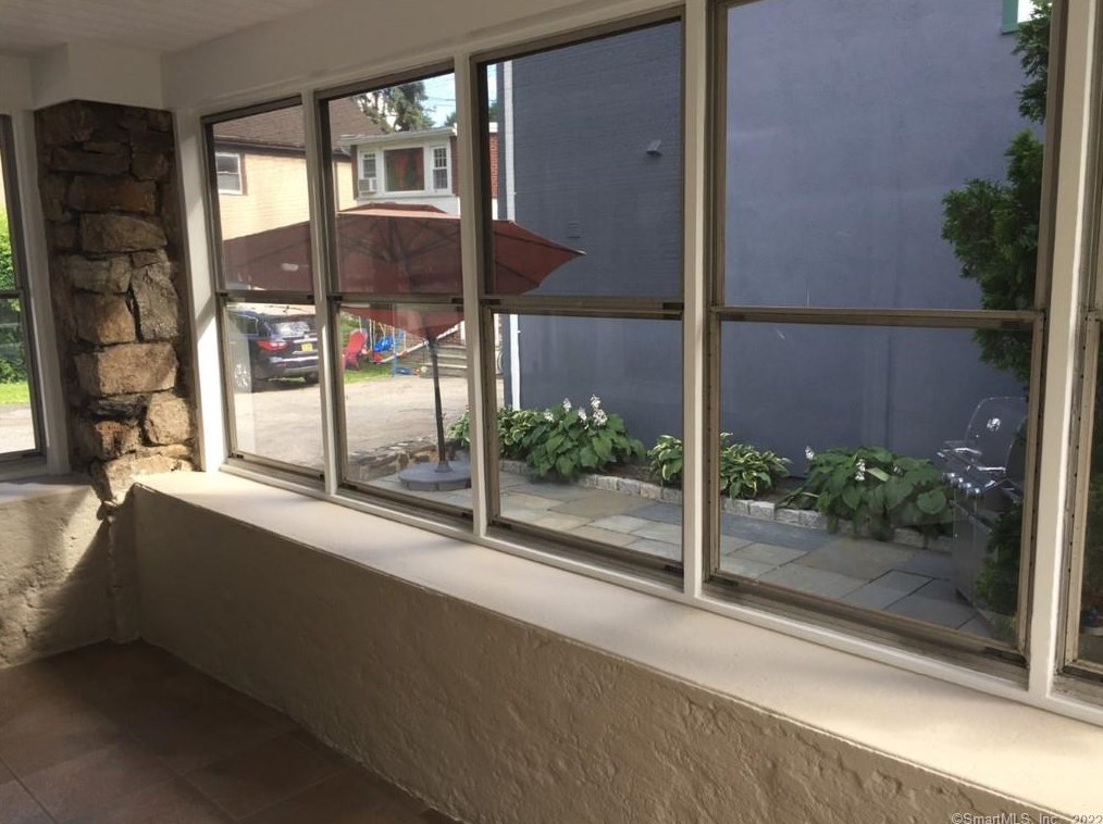 79 Valley Rd, Cos Cob CT  06807-2209 exterior