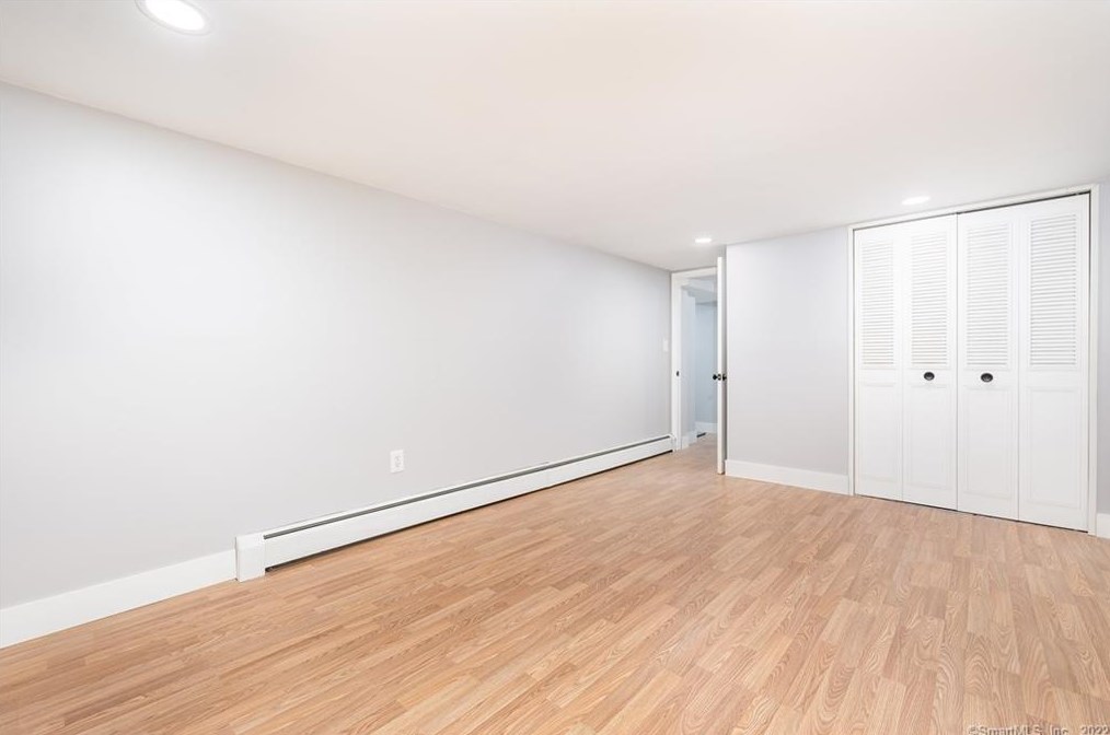 45 Henry Ave, Hartford CT  06111-3406 exterior