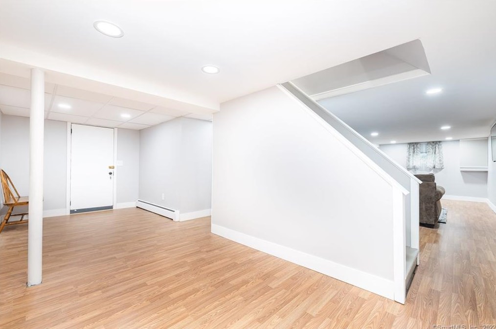 45 Henry Ave, Hartford CT  06111-3406 exterior