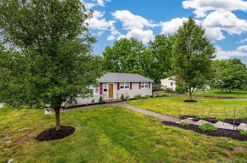 45 Henry Ave, Hartford CT  06111-3406 exterior