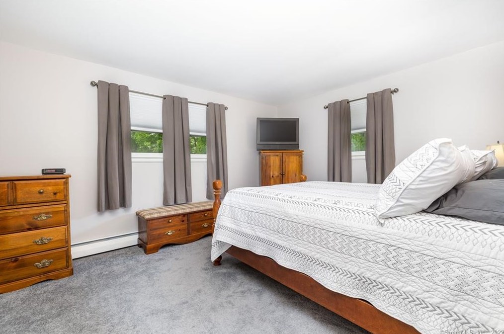 45 Henry Ave, Hartford CT  06111-3406 exterior