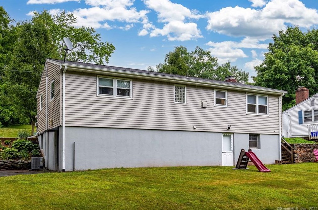 45 Henry Ave, Hartford CT  06111-3406 exterior