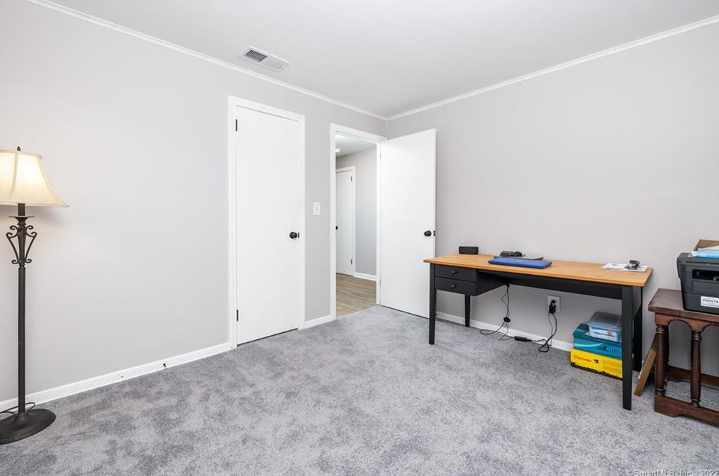 45 Henry Ave, Hartford CT  06111-3406 exterior