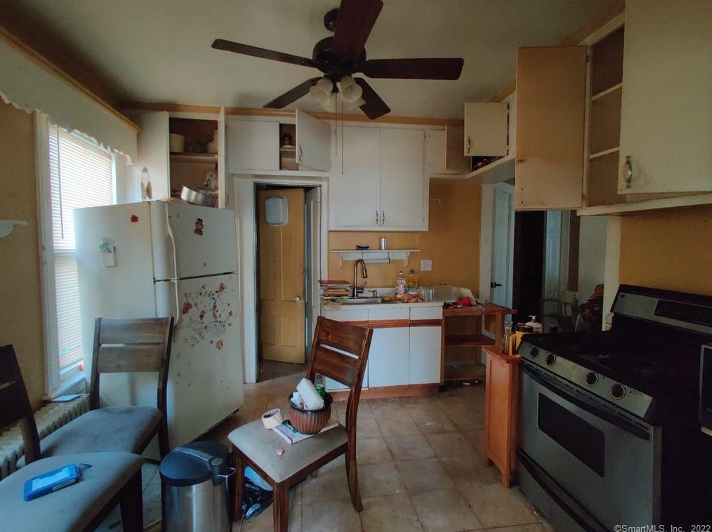 54 Gilbert Ave, New Haven CT  06514-3323 exterior