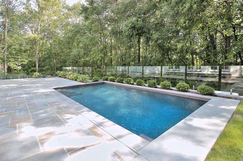 36 Bonnie Brk Rd, Westport CT 06880-1508 exterior