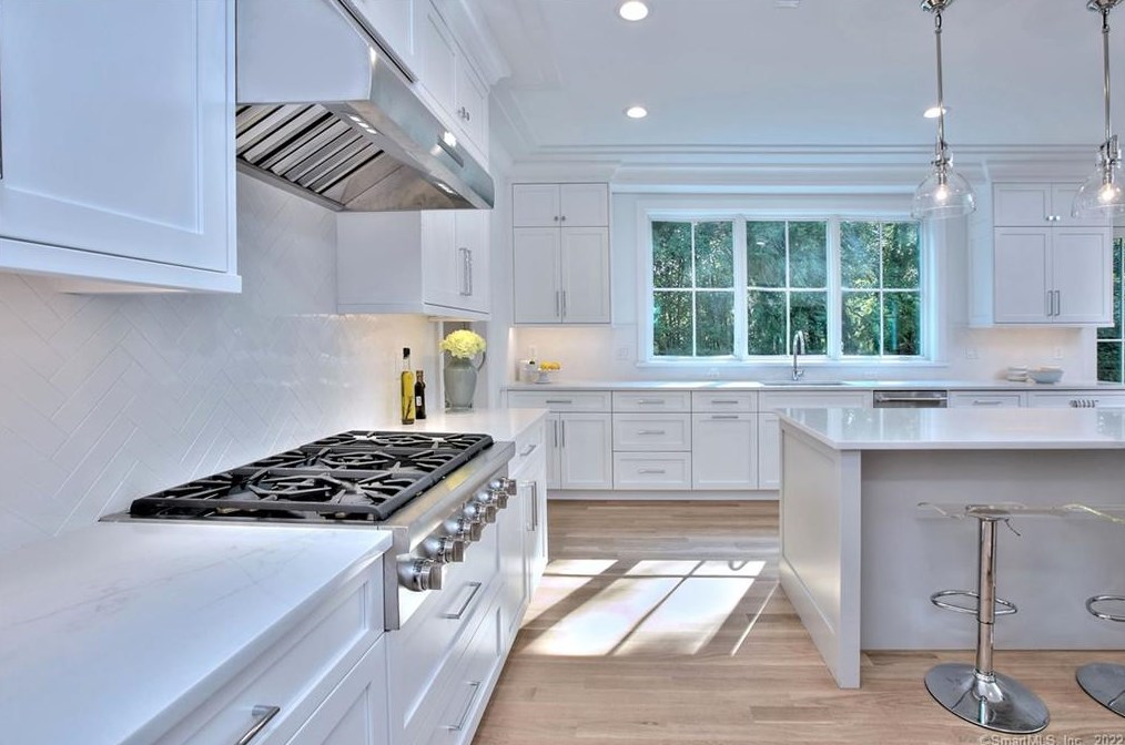 36 Bonnie Brk Rd, Westport CT 06880-1508 exterior