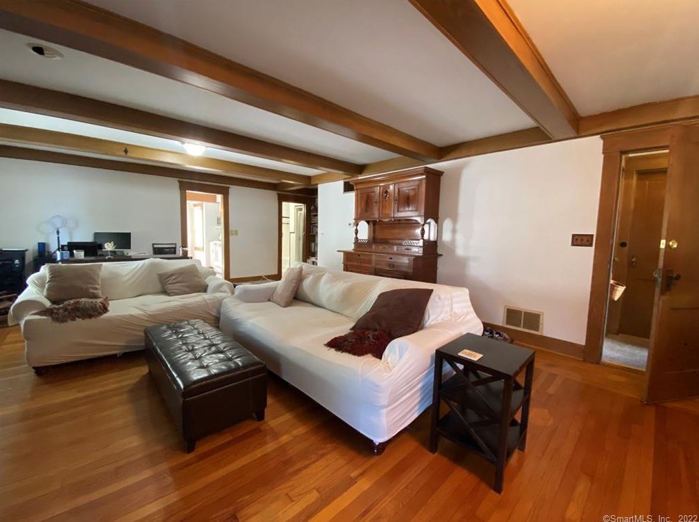 15 Beecher Pl, New Haven CT 06512-3904 exterior