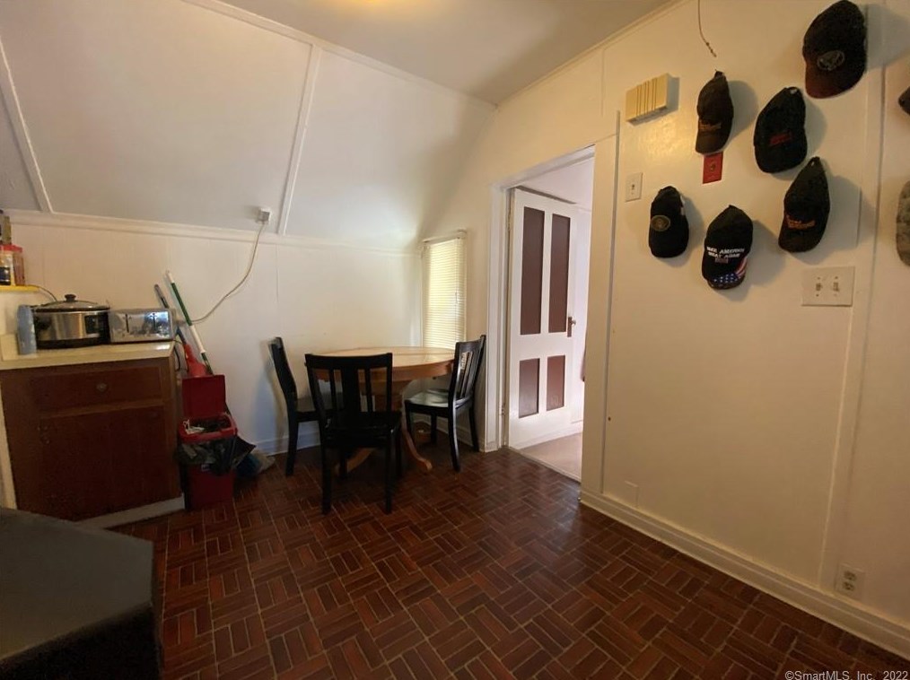 15 Beecher Pl, New Haven CT 06512-3904 exterior