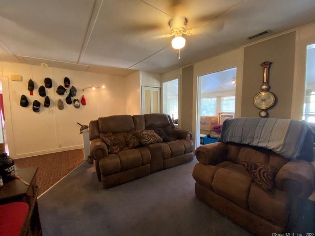 15 Beecher Pl, New Haven CT 06512-3904 exterior