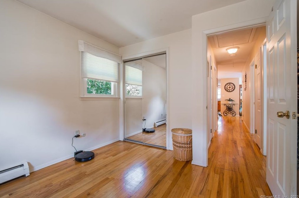 103 Hilltop Ln, New Haven CT 06516-4808 exterior