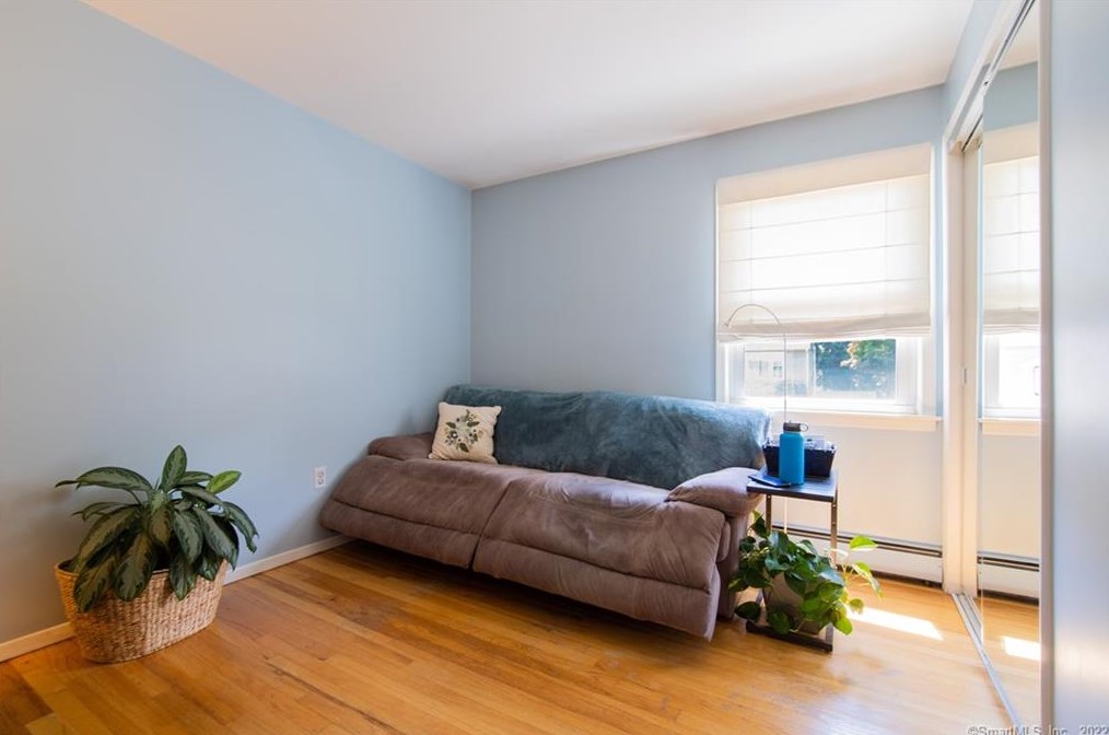 103 Hilltop Ln, New Haven CT 06516-4808 exterior