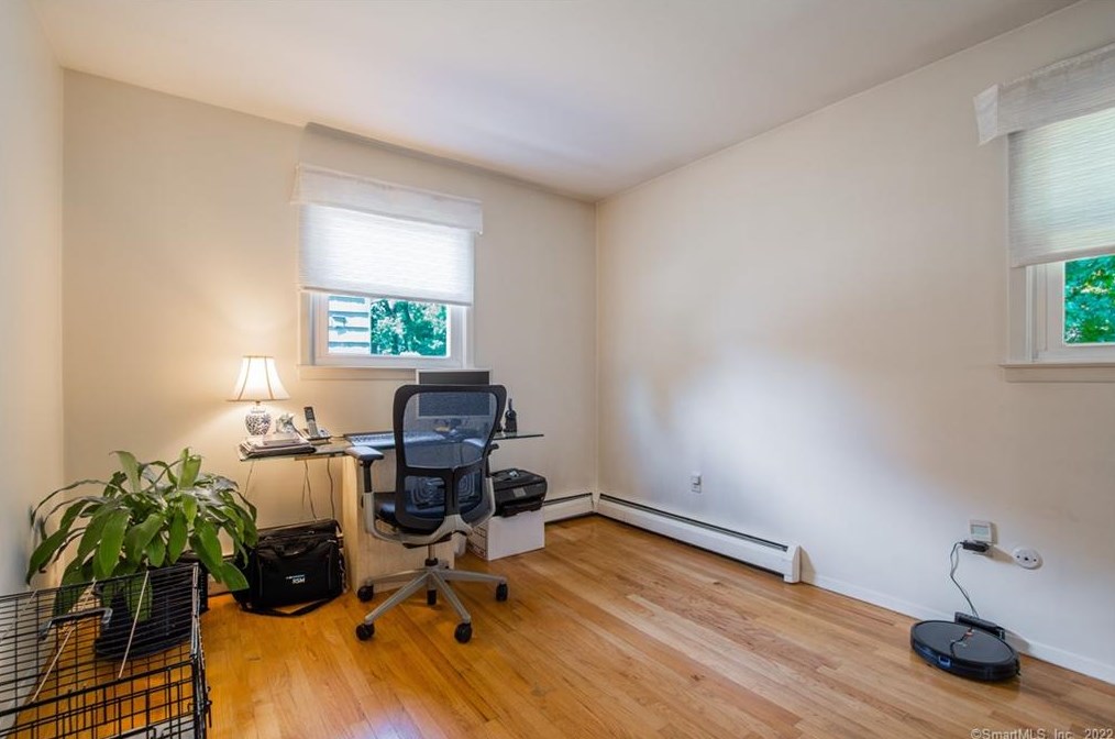 103 Hilltop Ln, New Haven CT 06516-4808 exterior