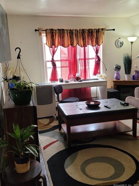 51 St, Hartford CT 06114-2642 exterior