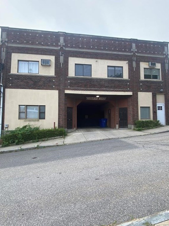 25 Maiden Ln #1, Torrington, CT 06790