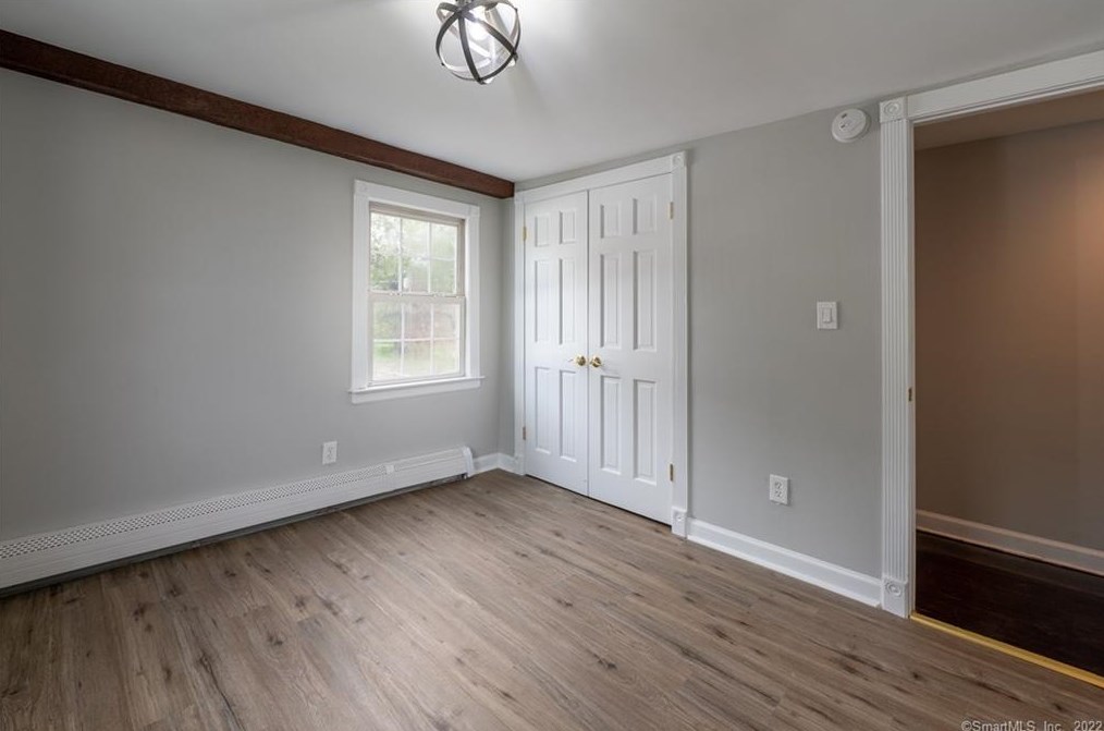 17 Pleasant St, Cromwell CT  06416-2323 exterior