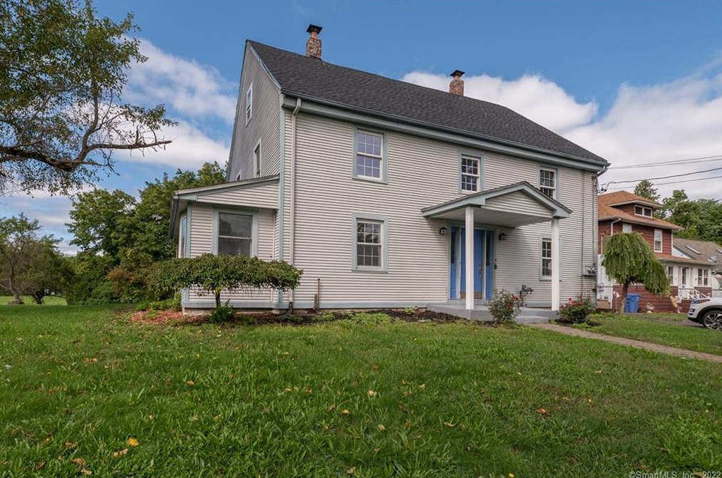 17 Pleasant St, Cromwell CT  06416-2323 exterior