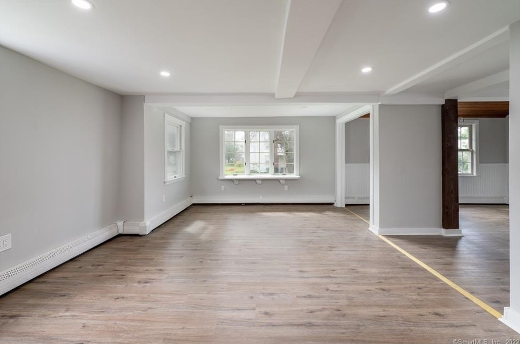 17 Pleasant St, Cromwell CT  06416-2323 exterior