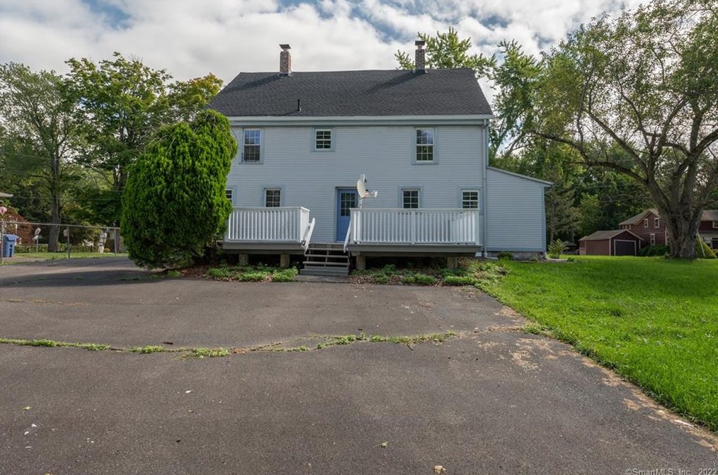 17 Pleasant St, Cromwell CT  06416-2323 exterior