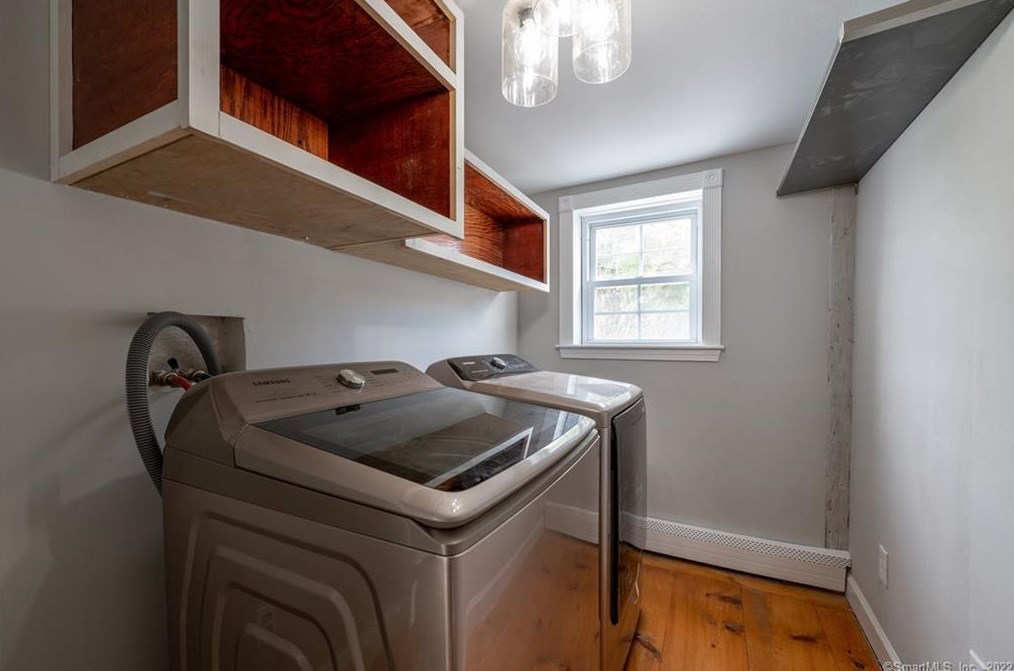 17 Pleasant St, Cromwell CT  06416-2323 exterior