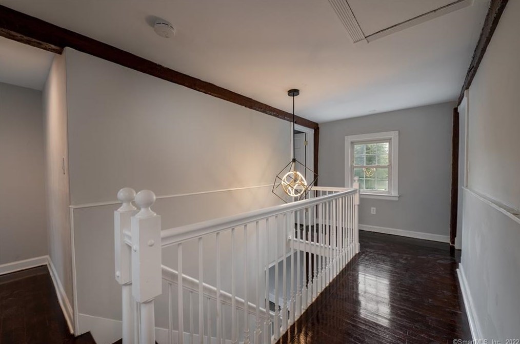 17 Pleasant St, Cromwell CT  06416-2323 exterior