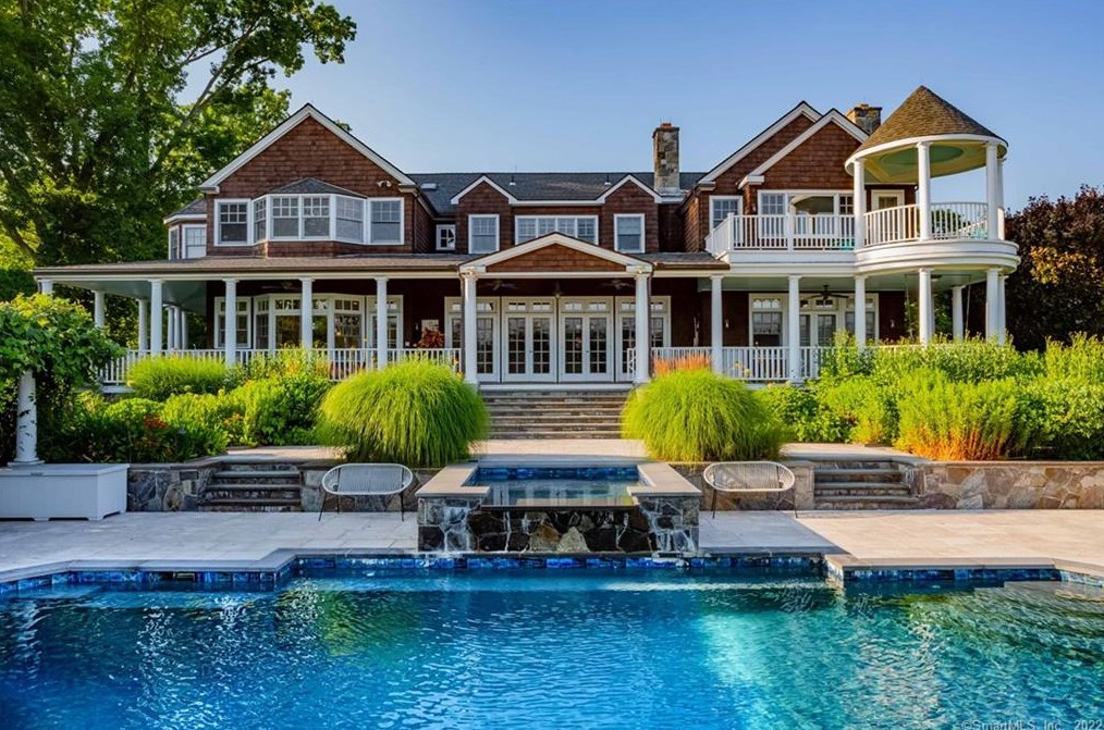 15 Bluewater Hl, Westport CT 06880-6505 exterior