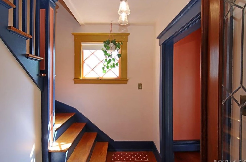 101 Putnam Ave, New Haven CT 06517-2736 exterior