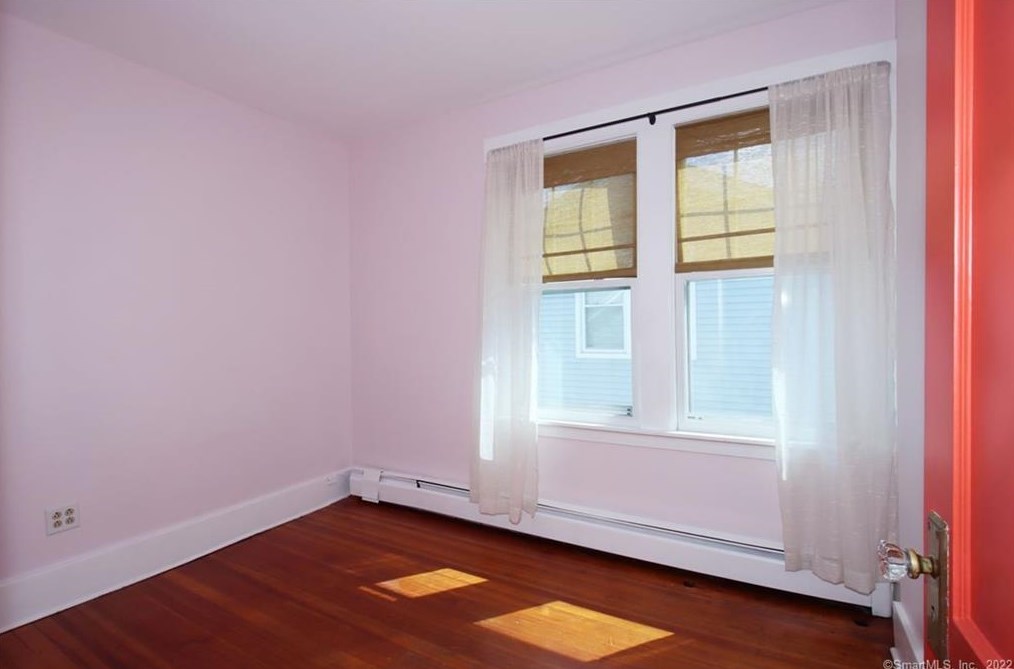 101 Putnam Ave, New Haven CT 06517-2736 exterior