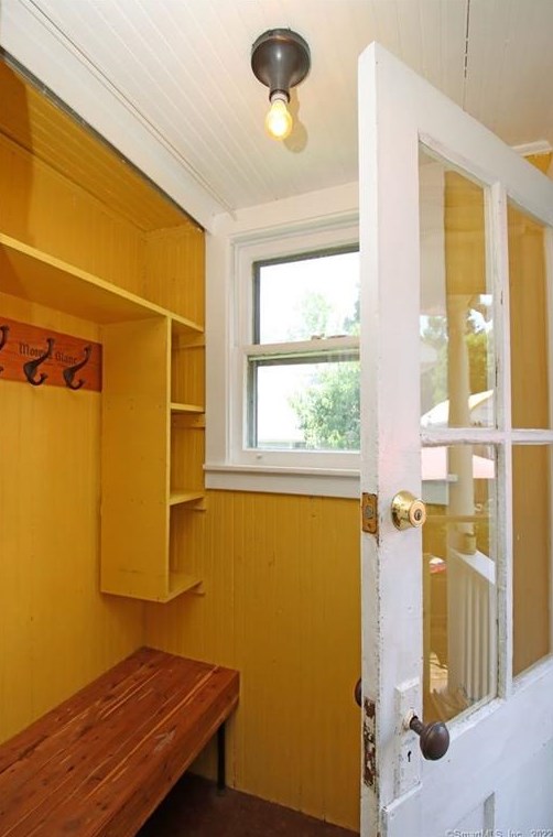 101 Putnam Ave, New Haven CT 06517-2736 exterior