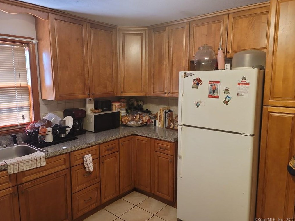 44 Otis St, Hartford CT 06114-2546 exterior