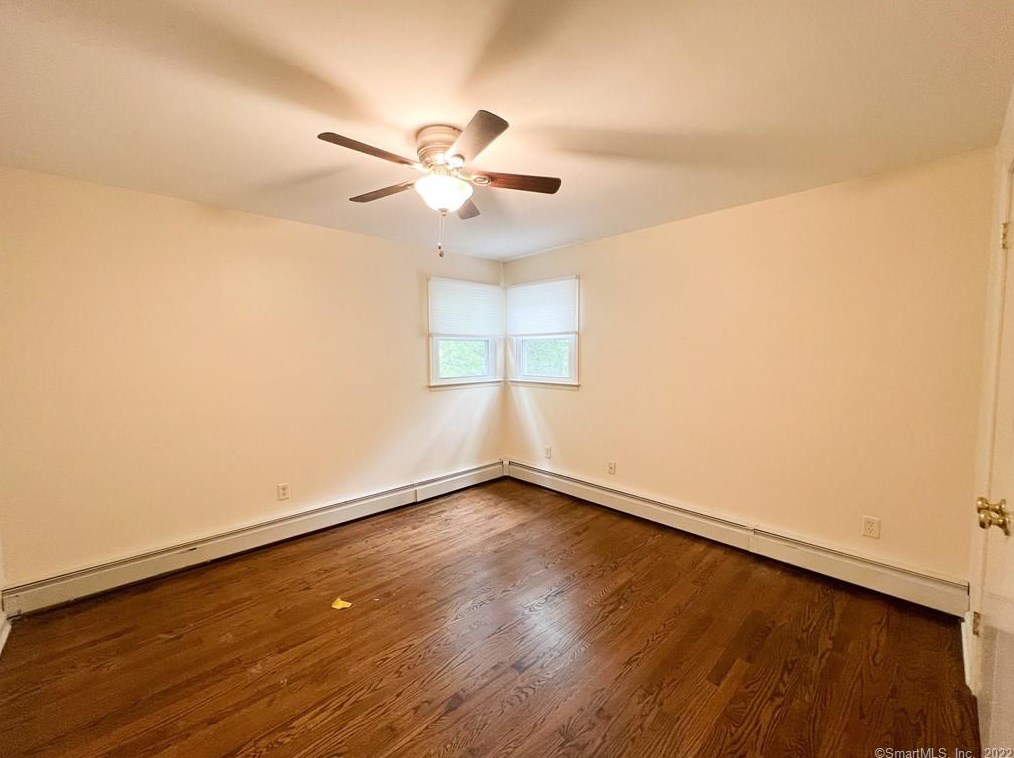 43 Bailey Ln, Milford, CT 06461
