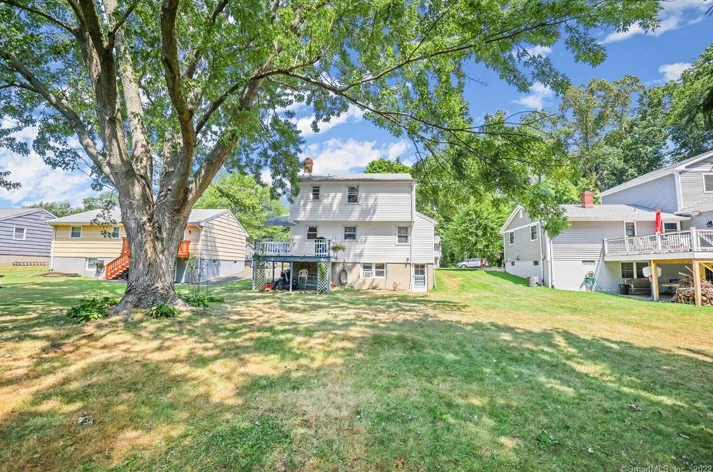 115 Sulik Ter, Stratford CT  06614-3146 exterior