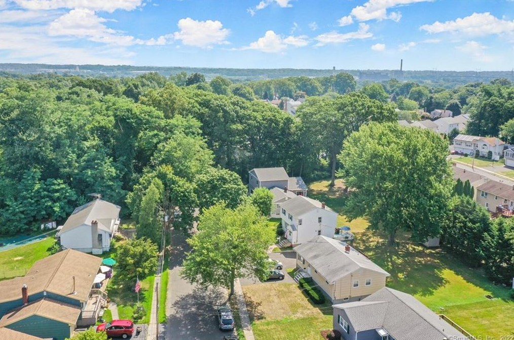 115 Sulik Ter, Stratford CT  06614-3146 exterior