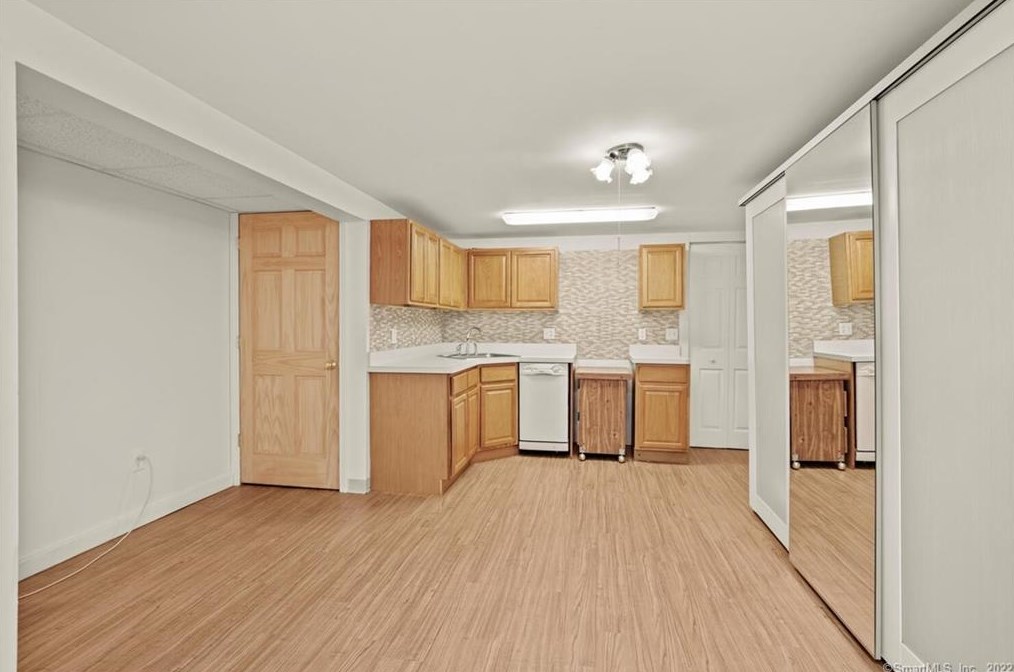 115 Sulik Ter, Stratford CT  06614-3146 exterior