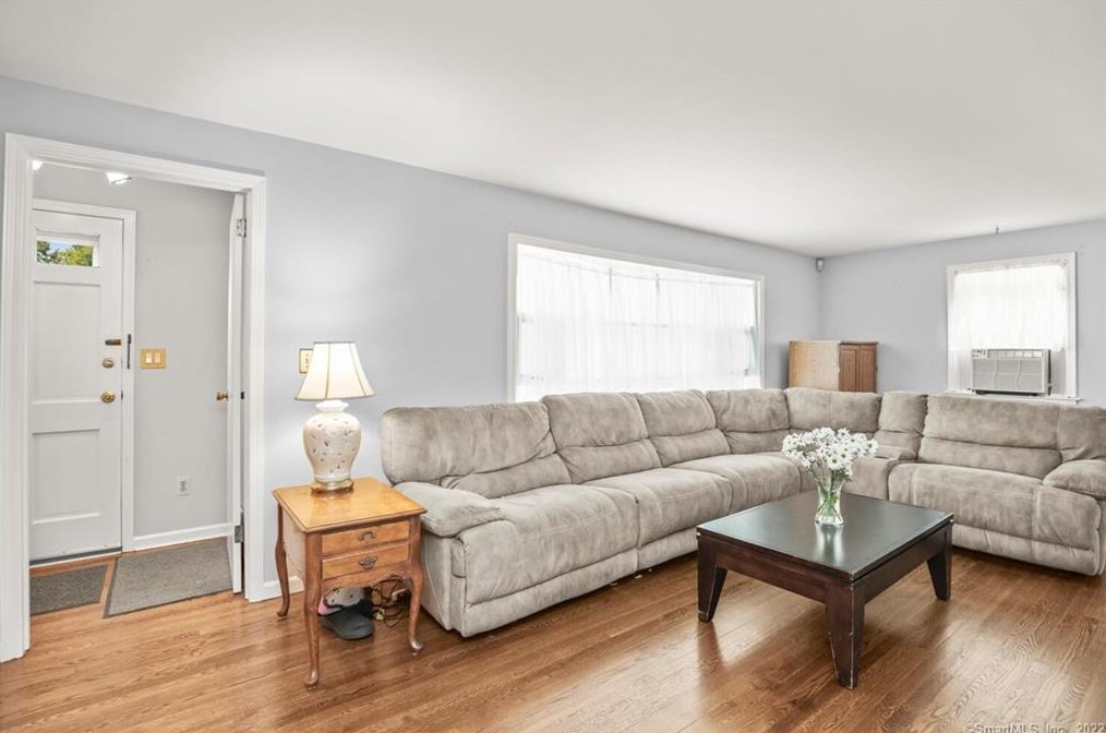 115 Sulik Ter, Stratford CT  06614-3146 exterior