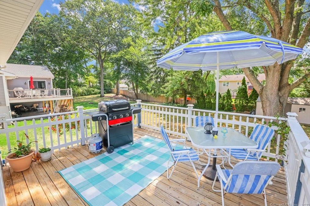 115 Sulik Ter, Stratford CT  06614-3146 exterior