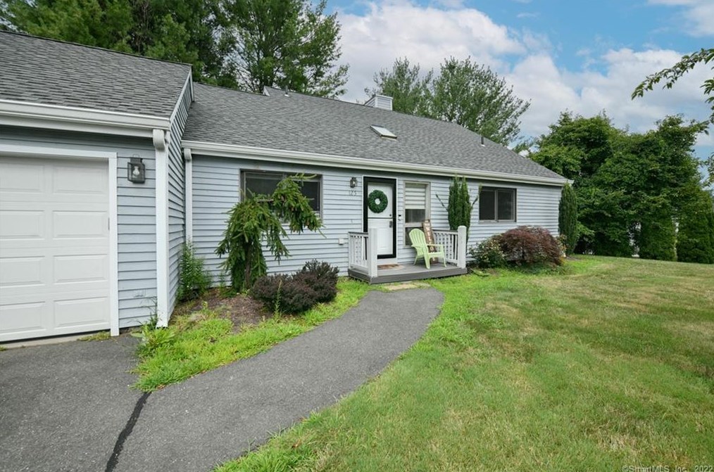 125 Cannon Ridge Dr, Watertown CT  06795-2460 exterior