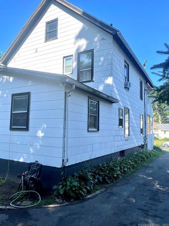 141 Murray St, Meriden CT 06450-4434 exterior