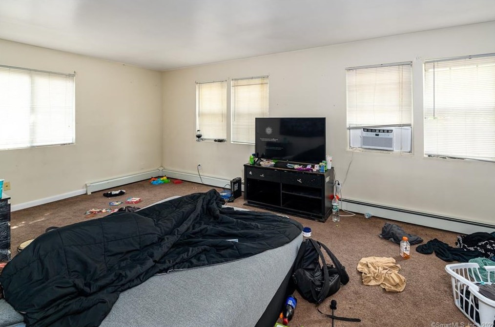 105 Flower Dr, New Haven CT 06518-2414 exterior