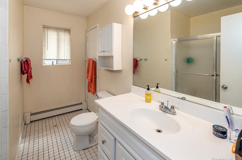 105 Flower Dr, New Haven CT 06518-2414 exterior