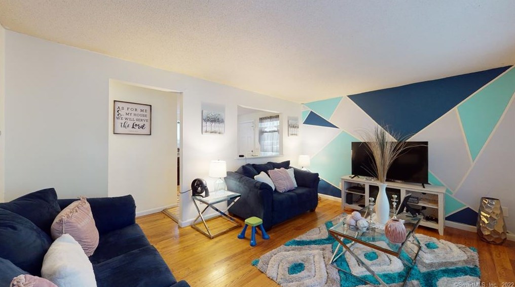 53 Baltic St, Hartford CT  06112-1202 exterior