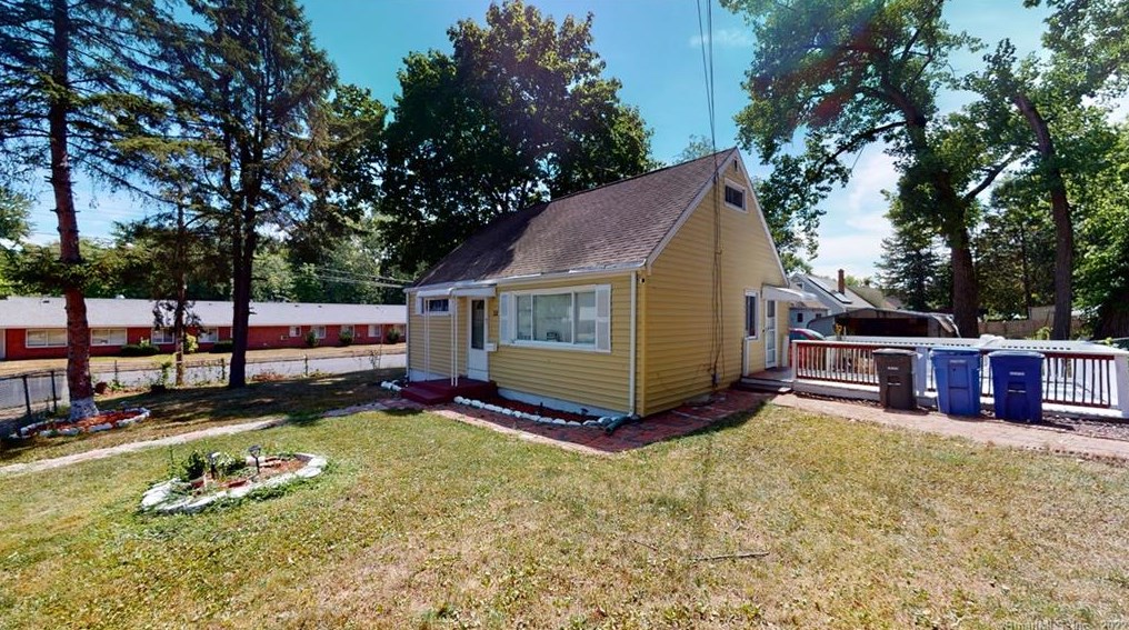 53 Baltic St, Hartford CT  06112-1202 exterior